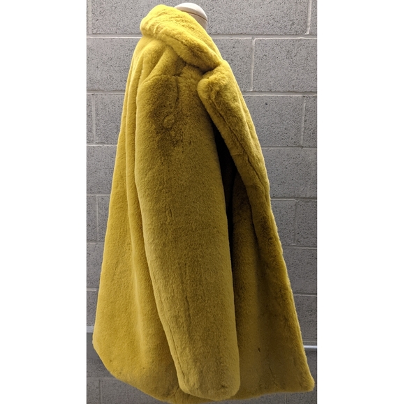 💥SALE💥 New yellow Apparis Teddy coat super soft - Picture 4 of 5